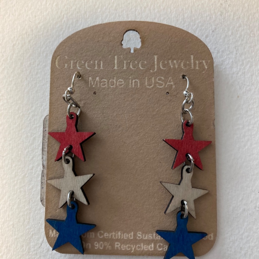 Celebrate 250 ! Red white and blue star dangle wood earrings - Picture 6 of 6